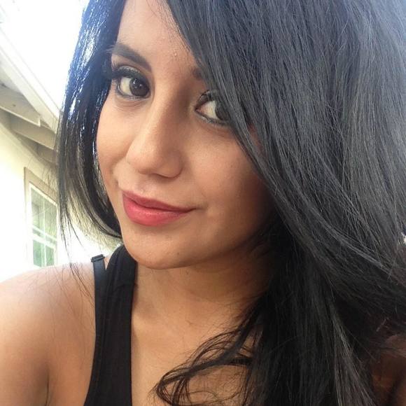 Meet your Posher, Melissa - Picture 1 of 1